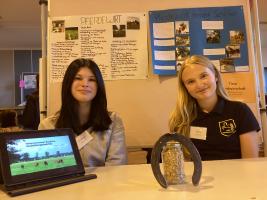 Schülerinnen und Schüler stellen Praktikum vor Schülerinnen und Schüler stellen Praktikum vor
